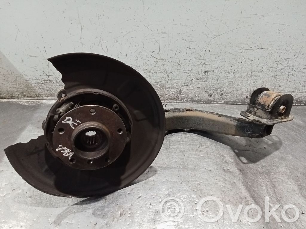 BMW 3 E46 Rear wheel hub spindle/knuckle 