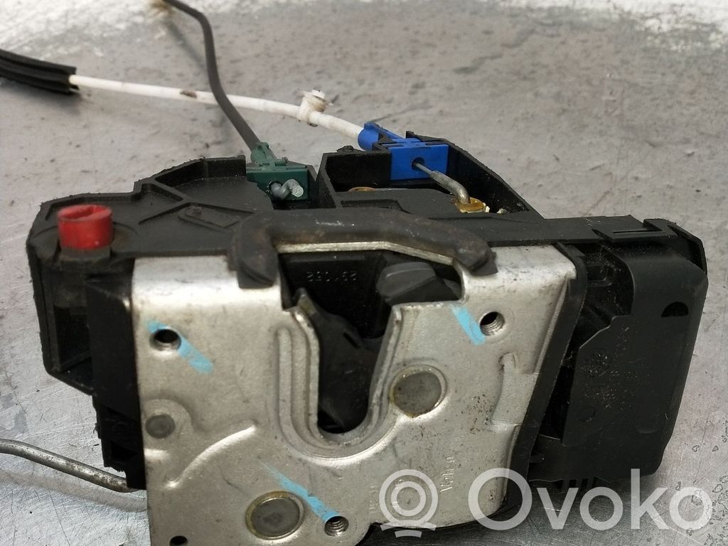 Motor de cierre de puerta trasera