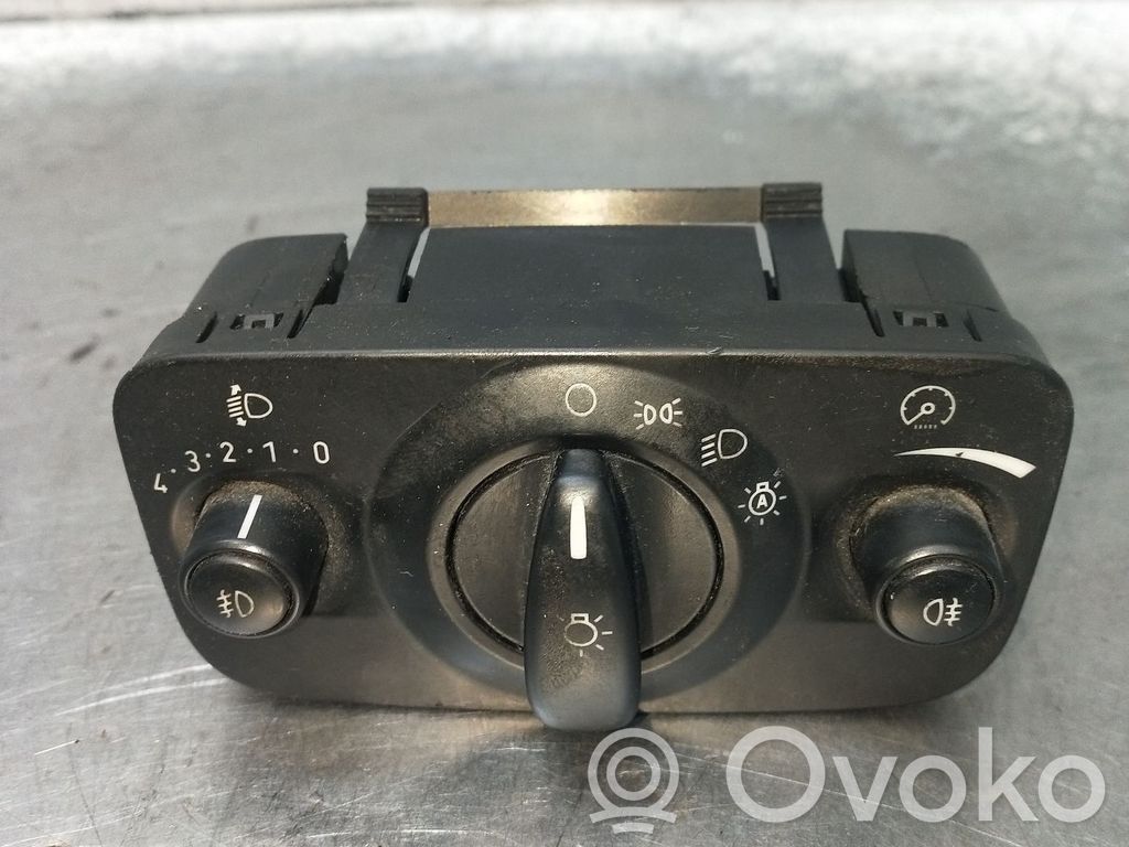 Interruptor de control del panel de luces   6G9T13A024CE