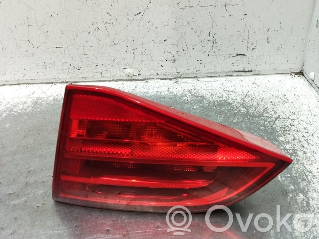 Tailgate rear/tail lights