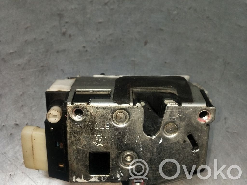 Motor de cierre de puerta trasera   4P