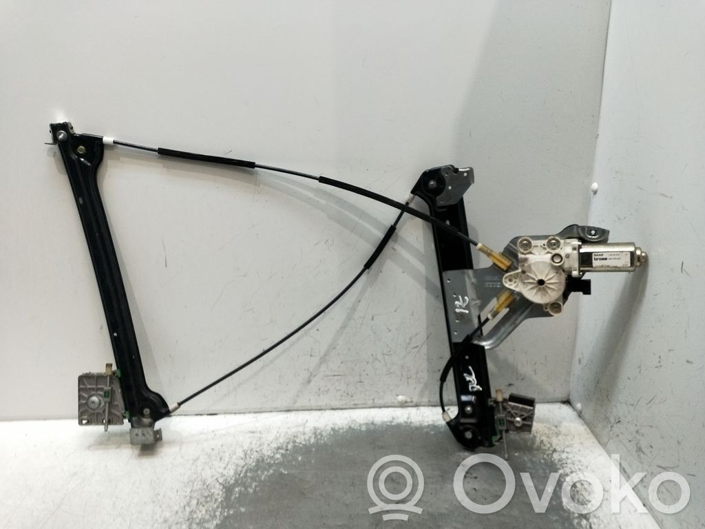 Front door manual window regulator   2P