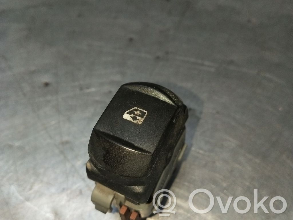 Renault Megane II Electric window control switch 