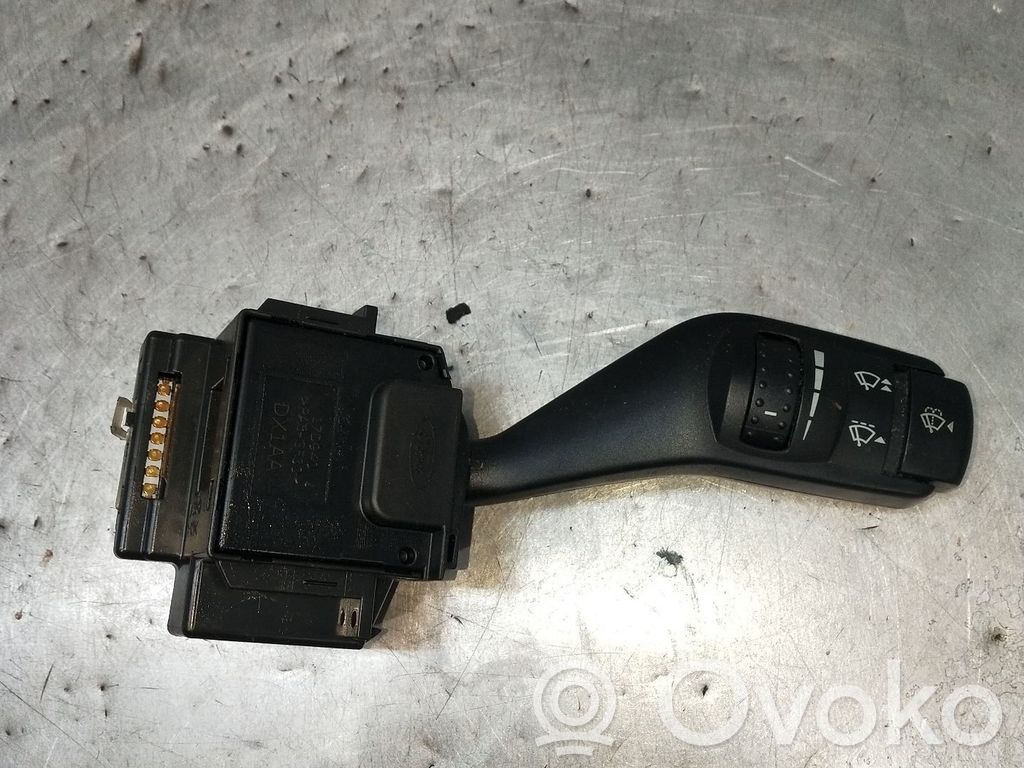 Pyyhkijän vipu   4M5T17A553BD