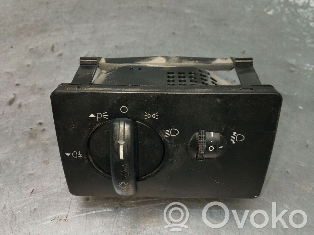 Interruptor de control del panel de luces   4M5T13A024EA