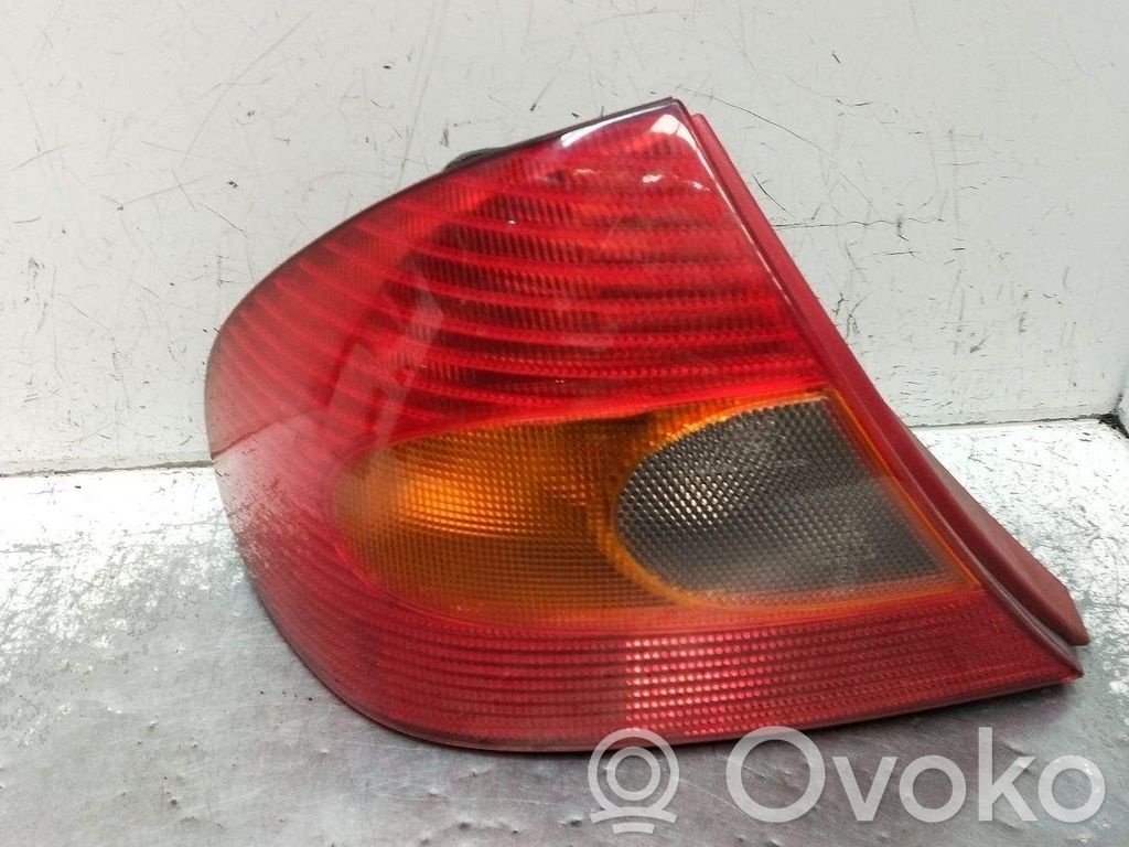 Ford Mondeo MK II Luci posteriori