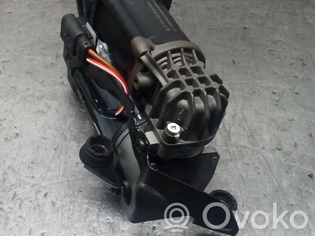 Mercedes-Benz C W205 Compresor/pompă suspensie pneumatică 