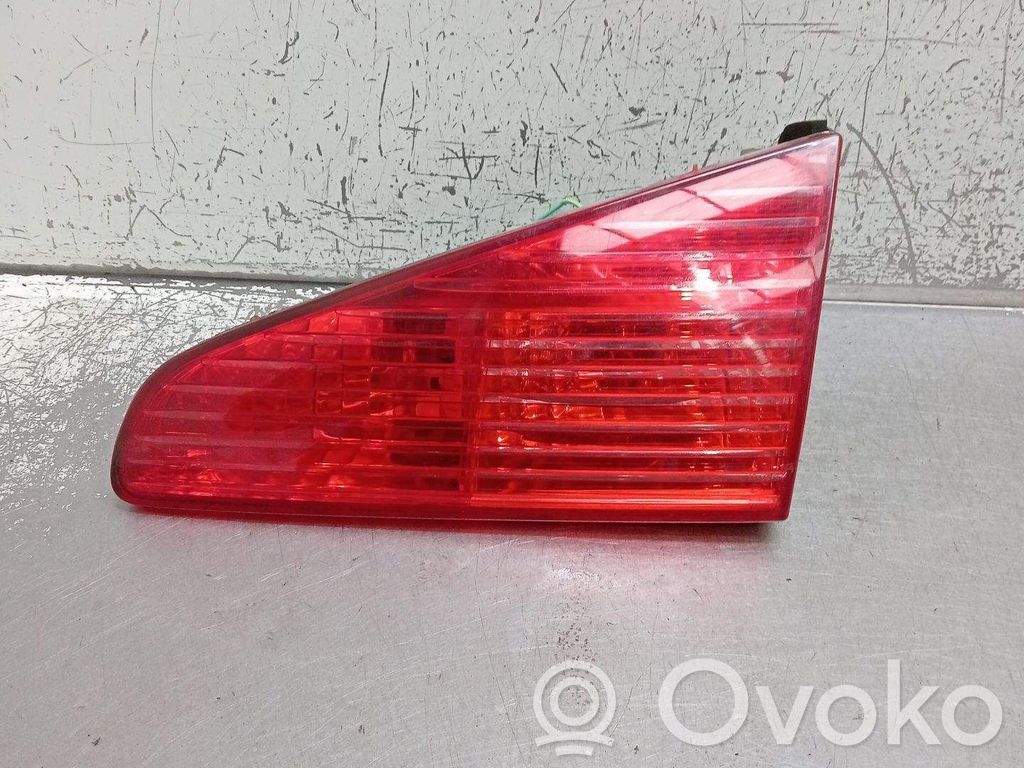 Peugeot 607 Lampy tylnej klapy bagażnika 