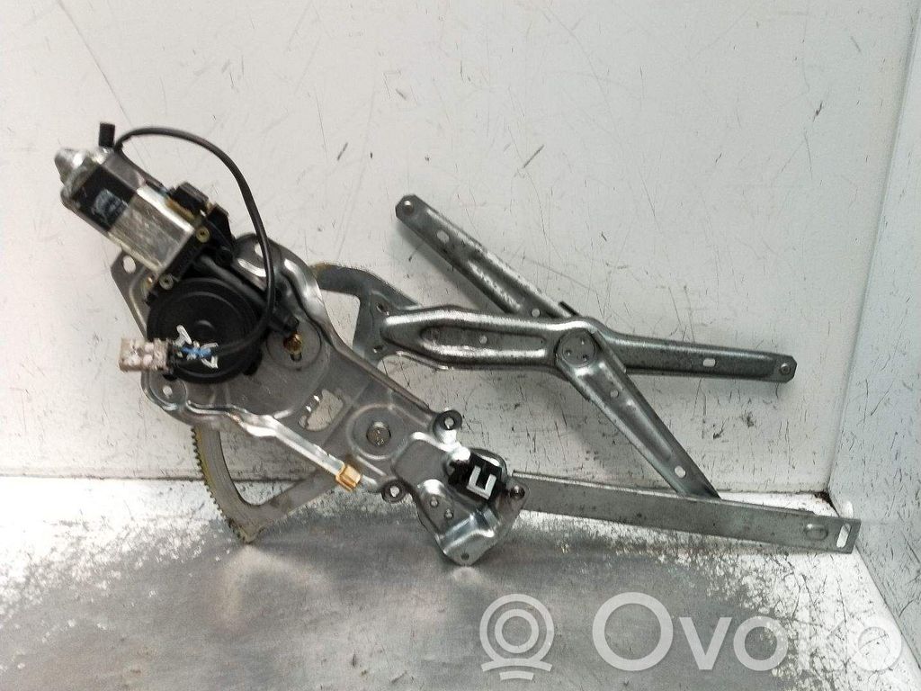 Front door manual window regulator   4P