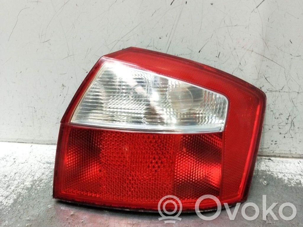 Audi A4 S4 B6 8E 8H Lampă spate în caroserie 