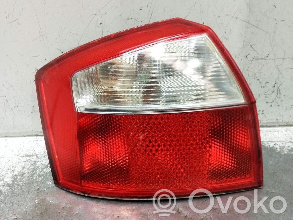 Audi A4 S4 B6 8E 8H Lampă spate în caroserie 