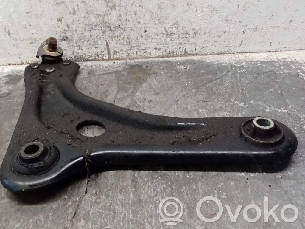 Peugeot 208 I Braccio di controllo sospensione anteriore 