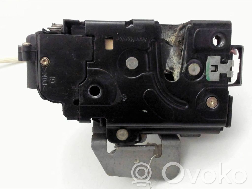 Priekšpusē slēdzene   8Z1837015D,8Z1837015D