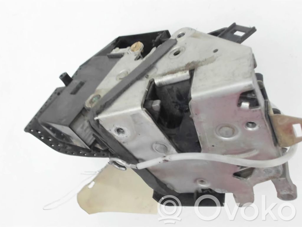 Front door lock   51218245351