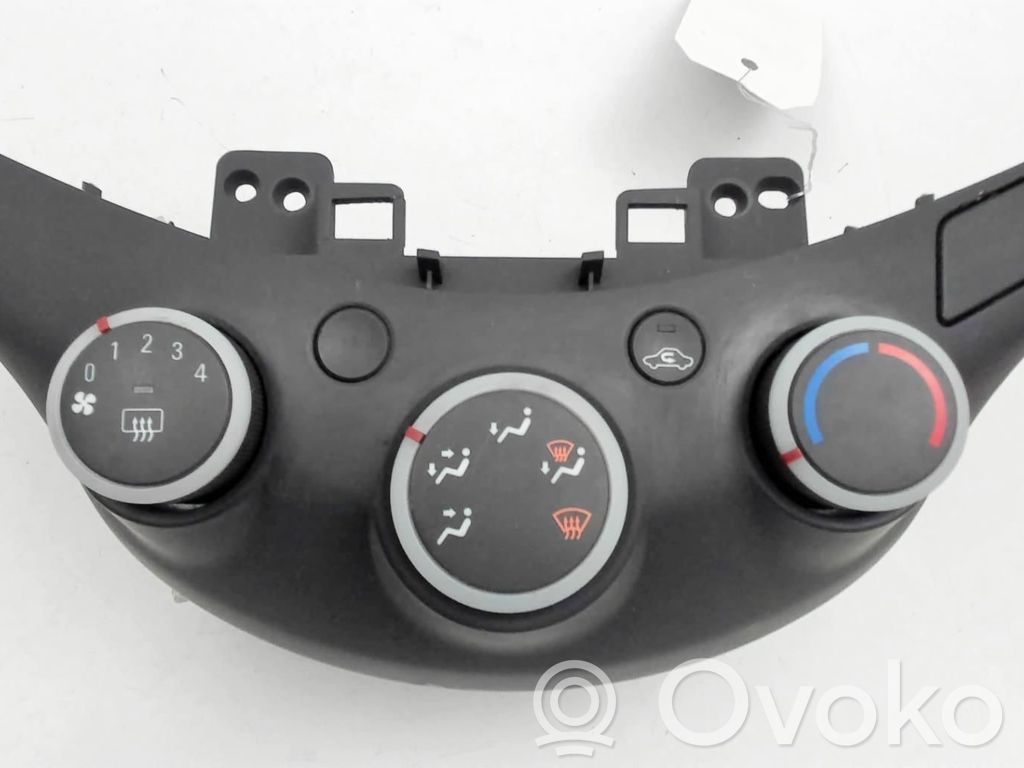 Chevrolet Spark Climate control unit 