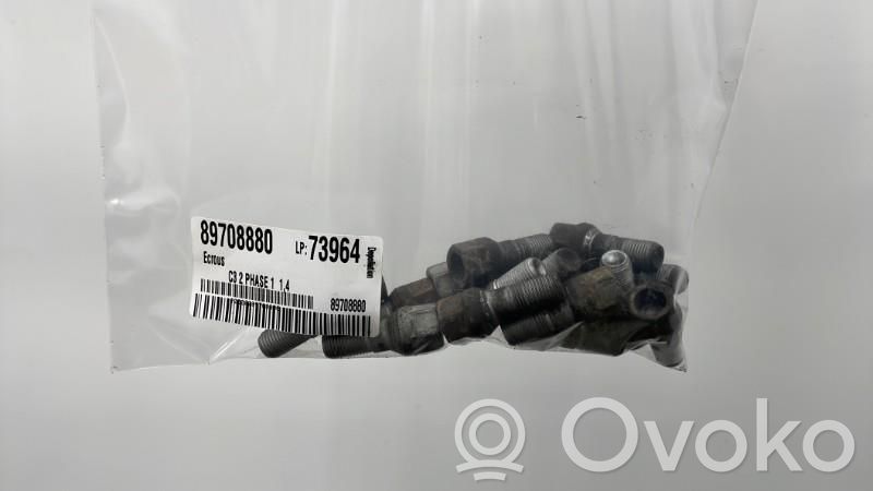 Mutterit/pultit   0000540566