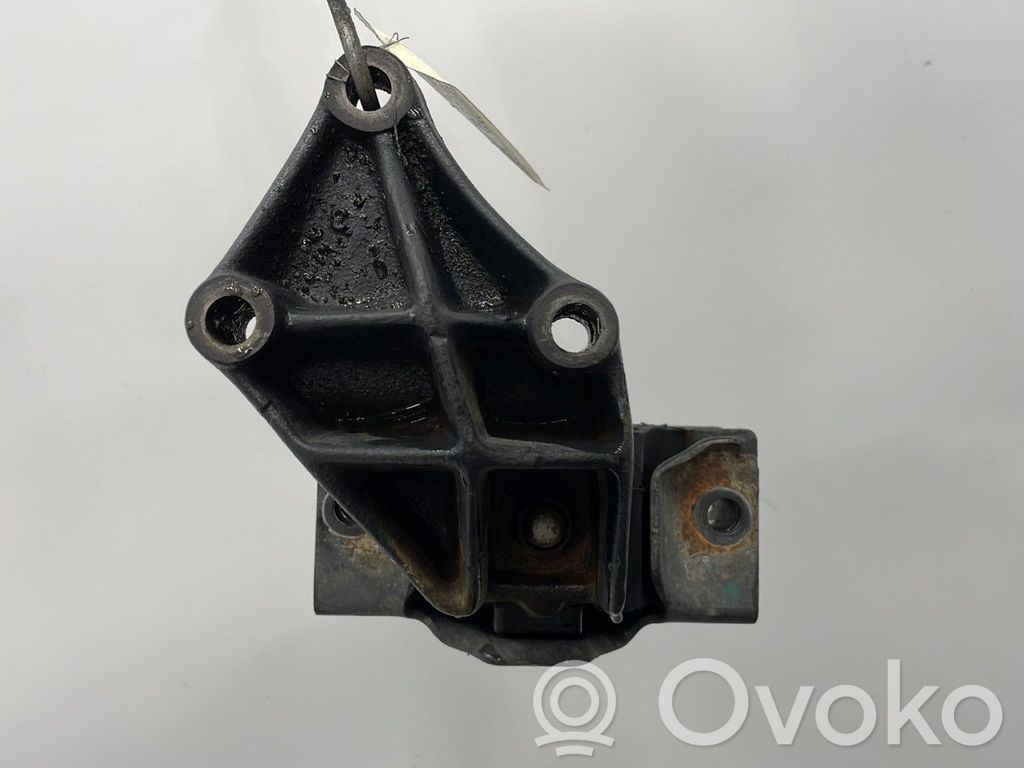 Engine mount bracket
