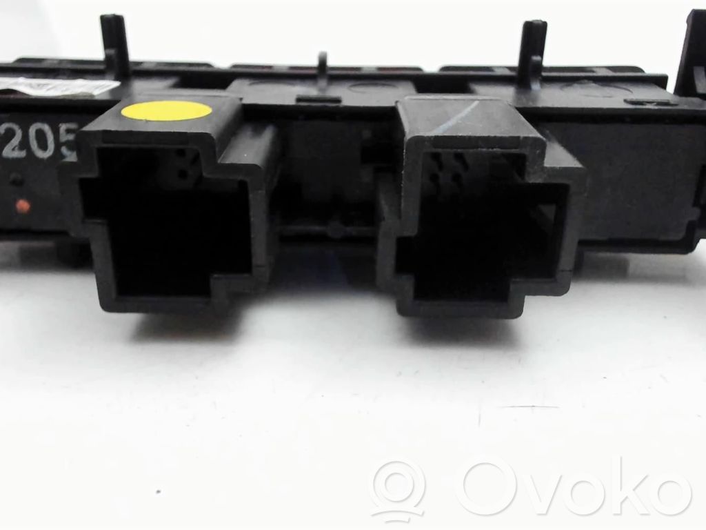 Jaguar X-Type Hazard light switch 