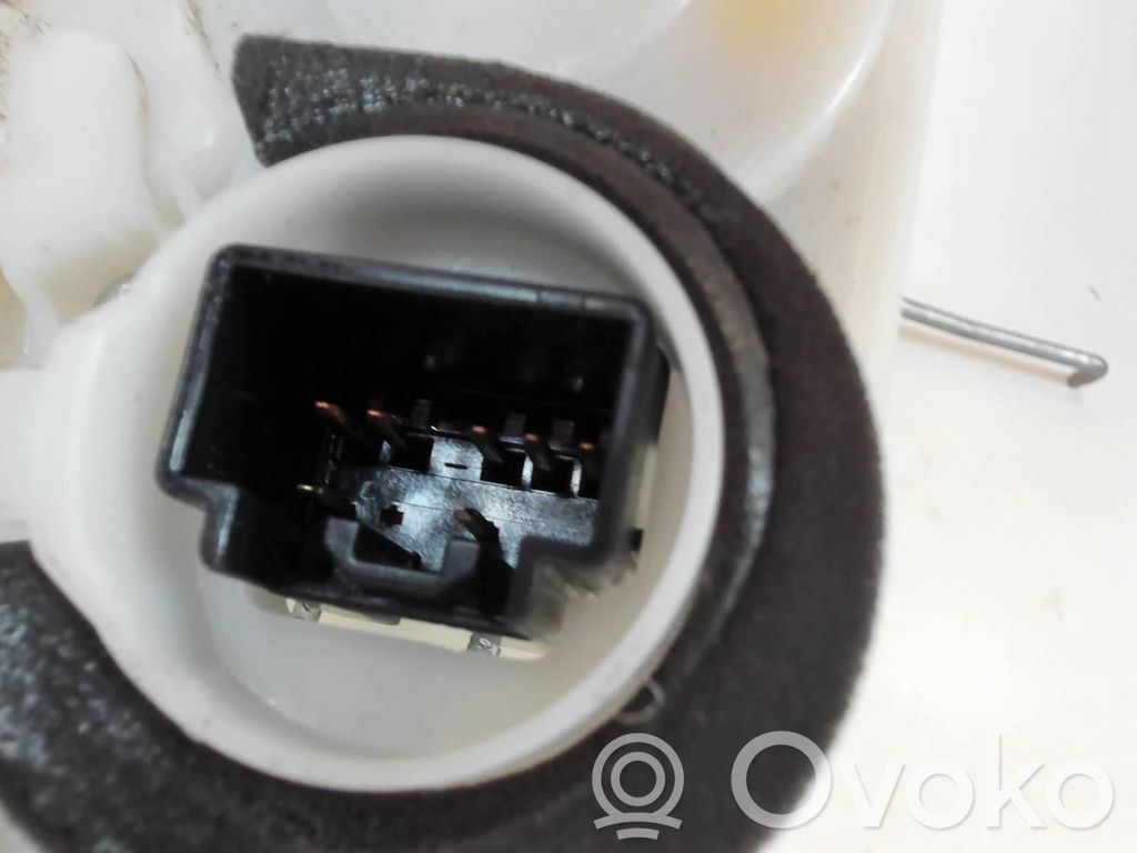 Mazda 2 Front door lock 