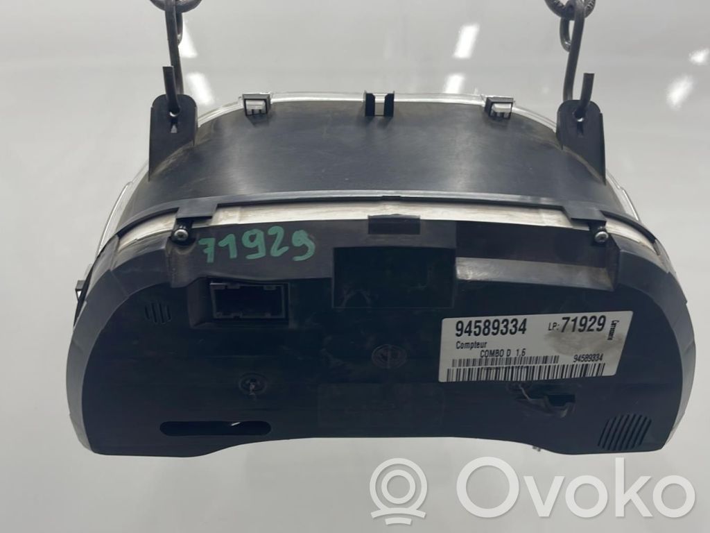 Opel Combo D Speedometer (instrument cluster) 