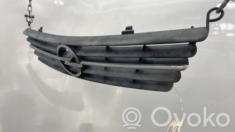 Opel Sintra Etusäleikkö 