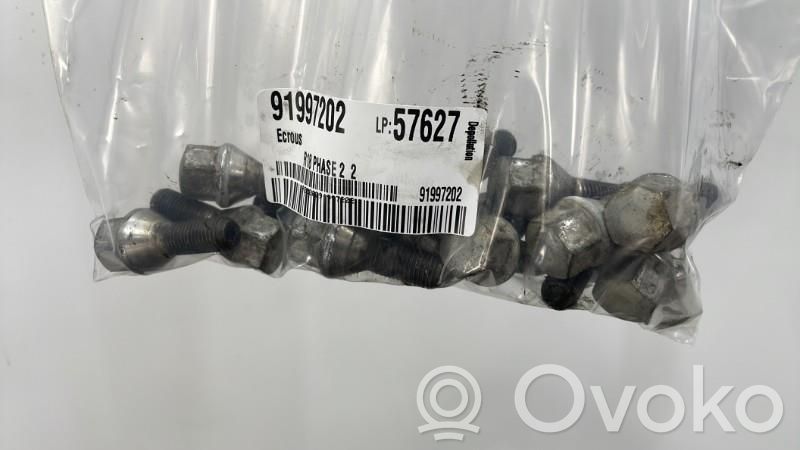 Nuts/bolts