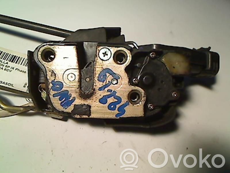 Toyota Corolla E110 Front door lock 