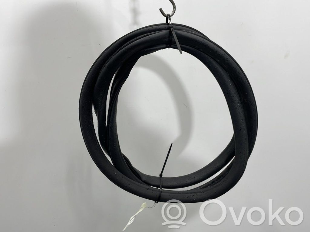 Opel Astra K Gumowa uszczelka drzwi przednich 