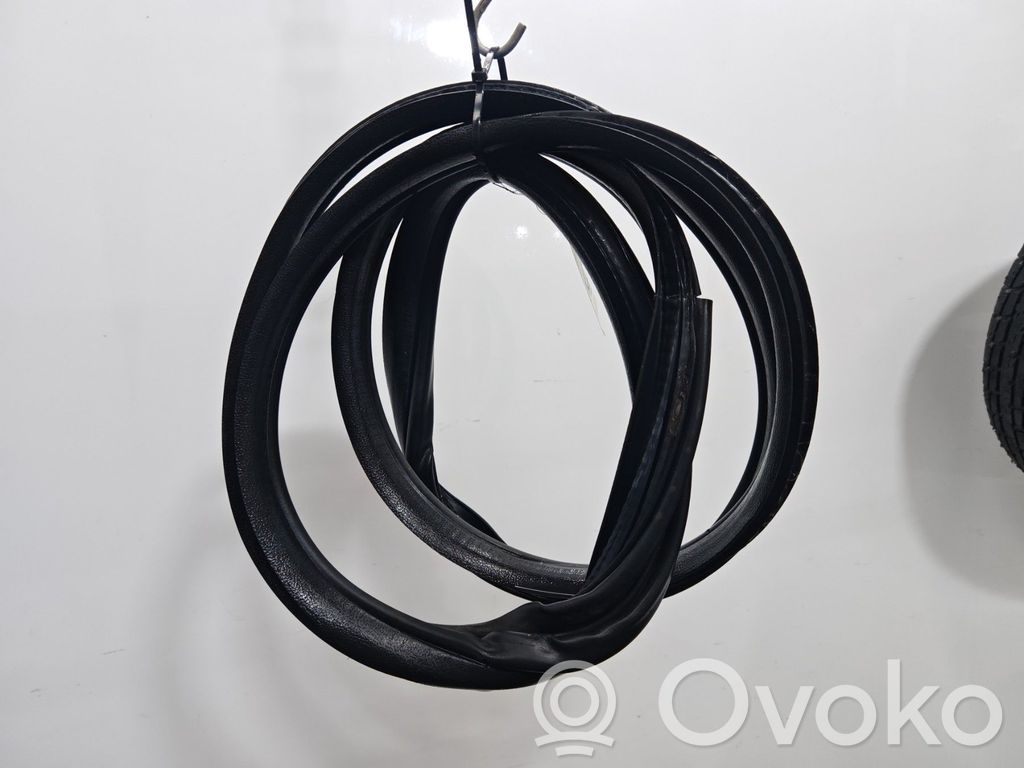 Etuoven kumitiiviste   00009023PR