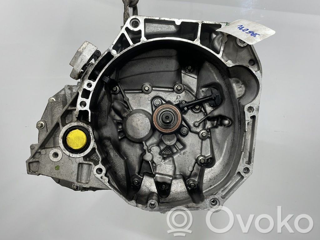 Nissan Micra K14 Cutie viteze manuală cu 5 trepte