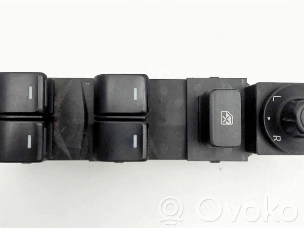 Electric window control switch   KD4568DD602,5AB003EB08