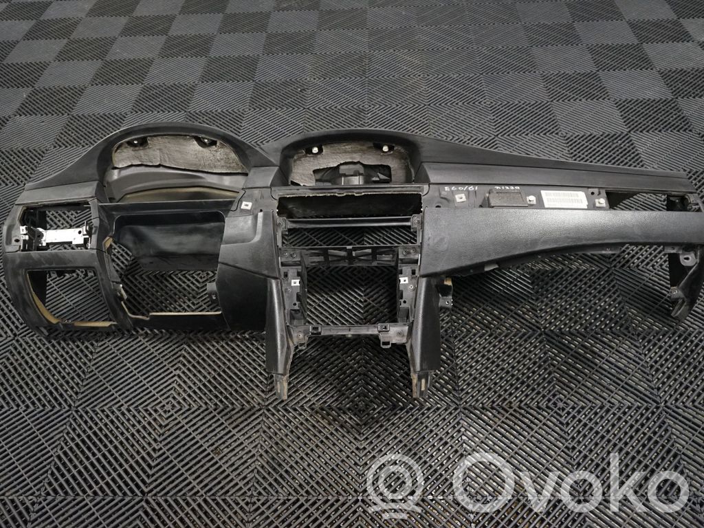 BMW 5 E60 E61 Panelė 