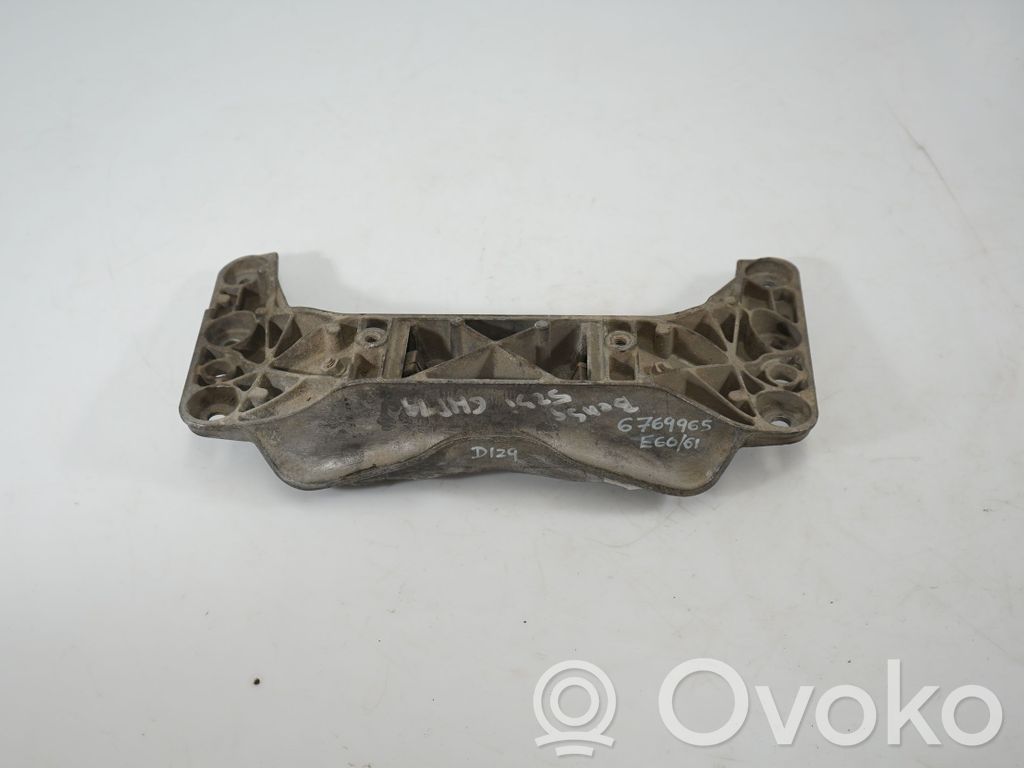 BMW 5 E60 E61 Gearbox mounting bracket 