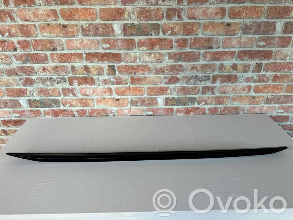 Audi RS6 C8 Moldura del faldón lateral 