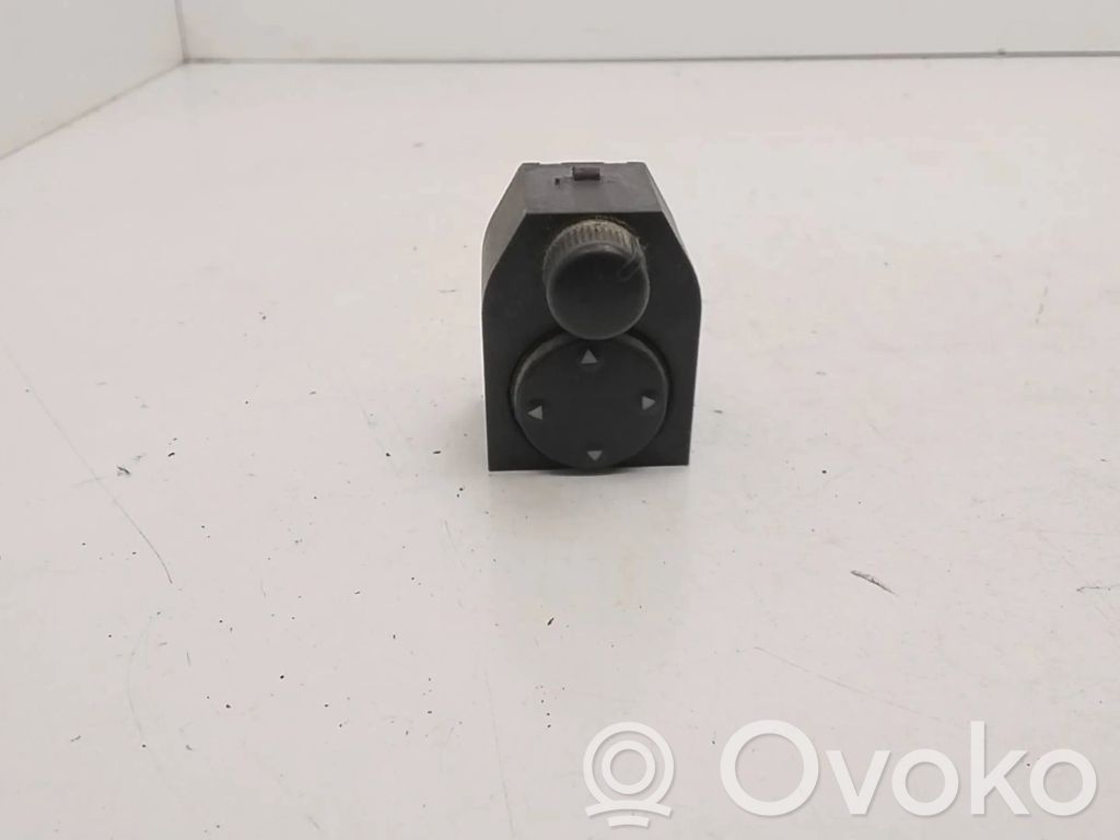 Wing mirror switch   8D0959565,03240014