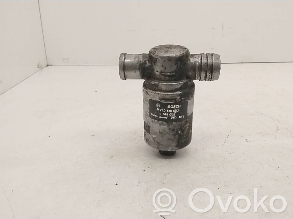 BMW 5 E39 Brīvgaitas vārsts (regulators) 
