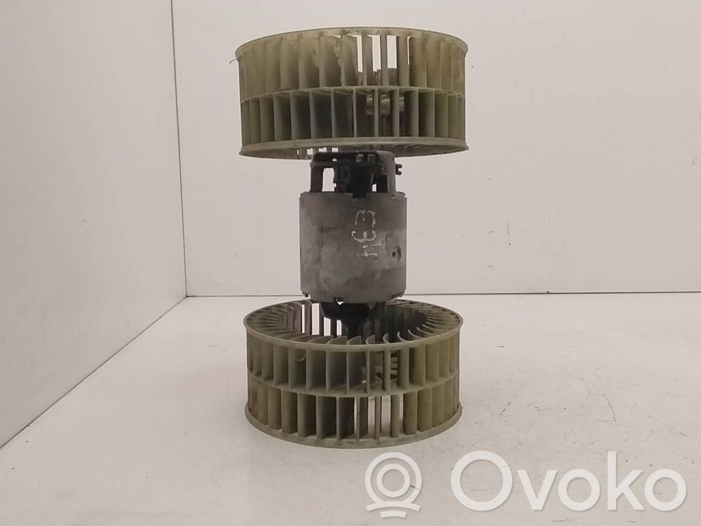 BMW 5 E34 Lämmittimen puhallin 