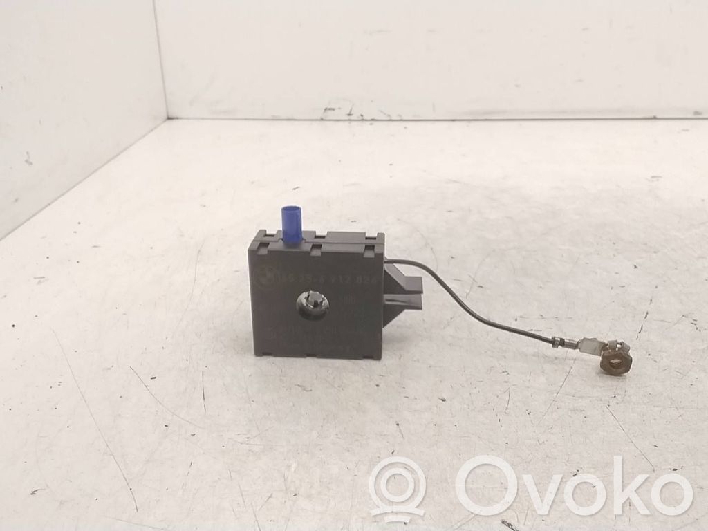 BMW 3 E46 Antenos stiprintuvas 