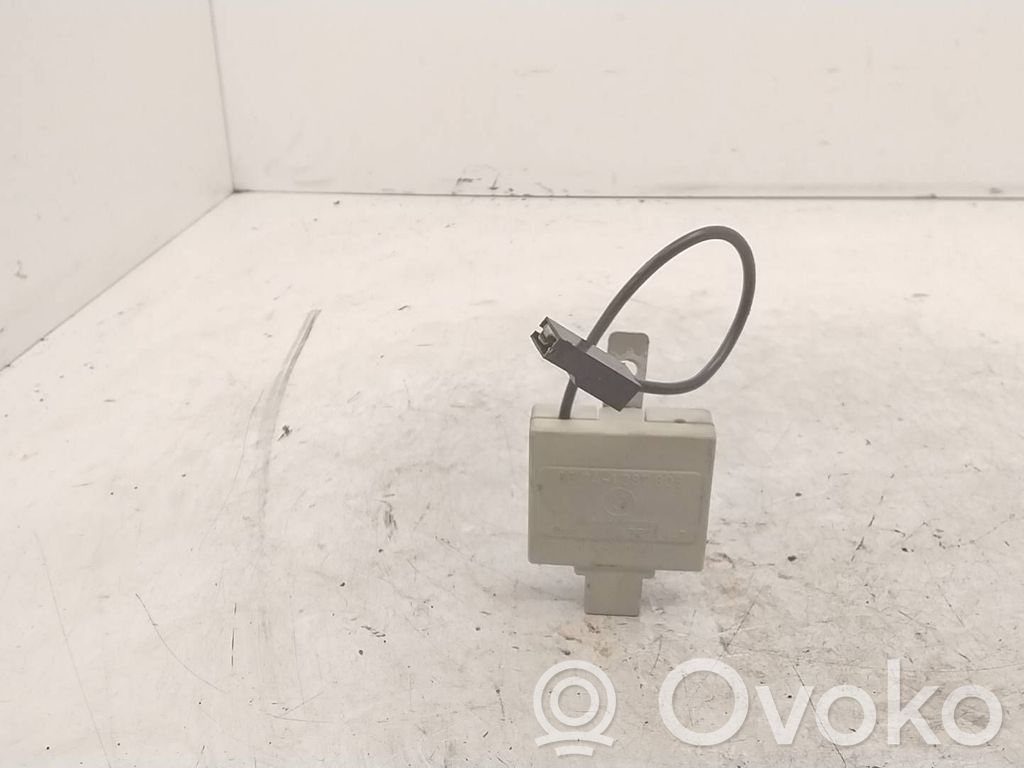 BMW 3 E36 Amplificator antenă aeriană 