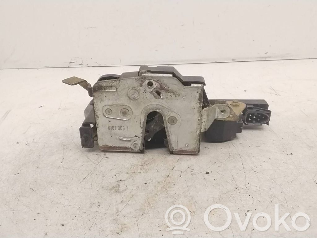 BMW 5 E34 Takaoven lukko 
