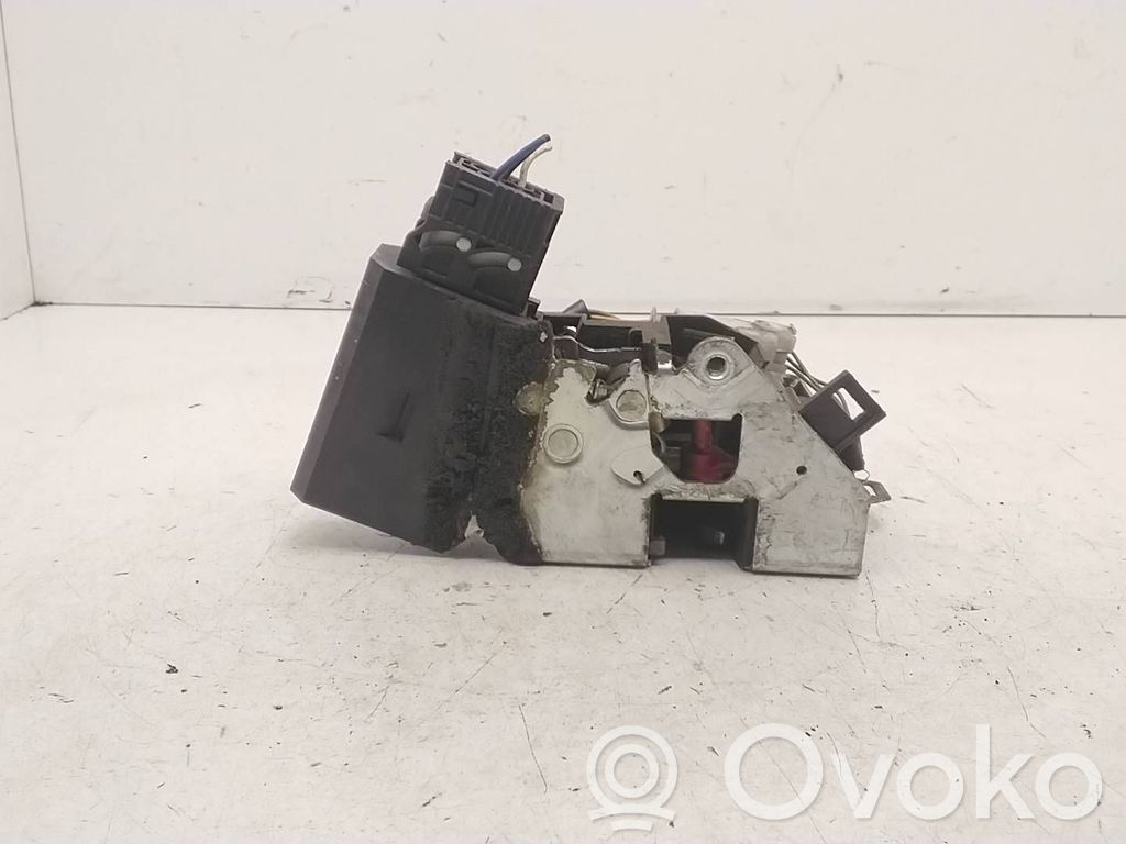Rear door lock   40620751,8352165,671118