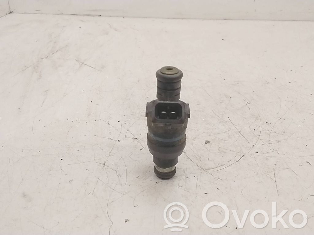 BMW 3 E36 Fuel injector 