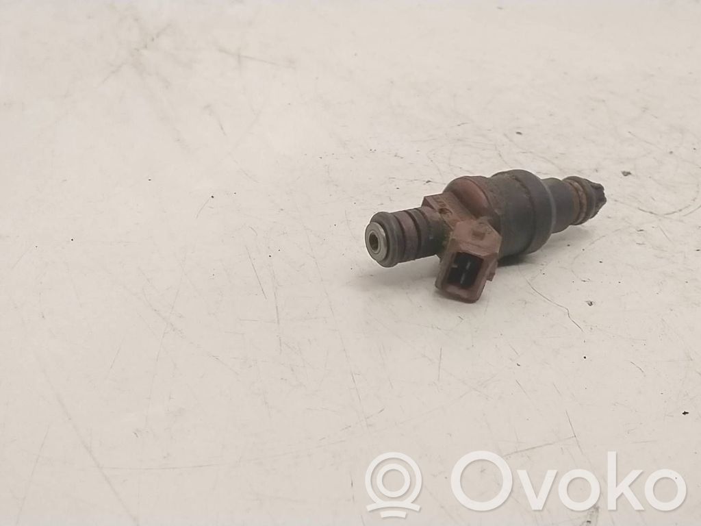 BMW 7 E38 Injector combustibil 