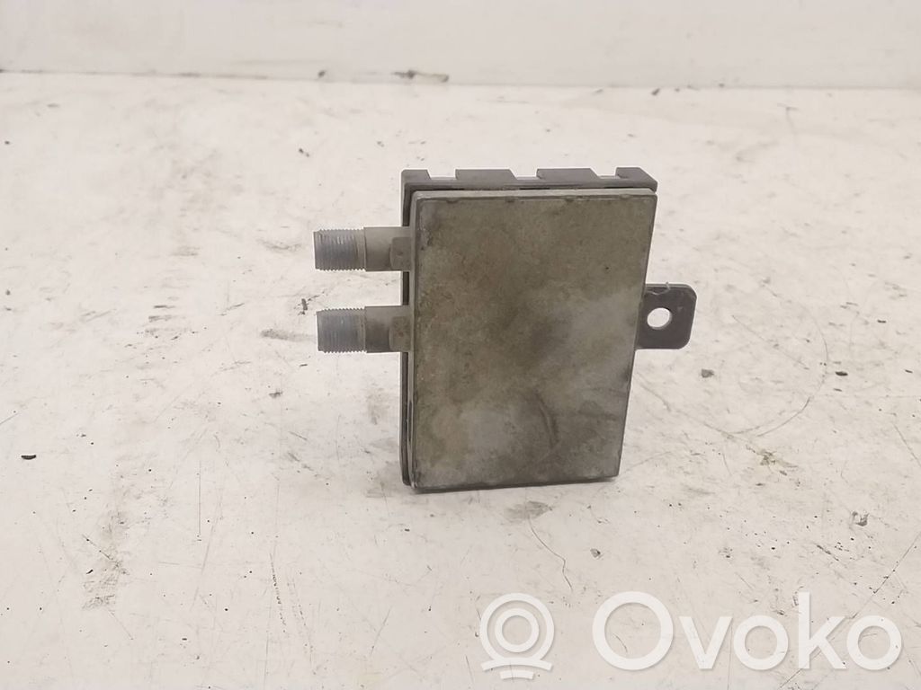BMW 7 E38 Antenos stiprintuvas 