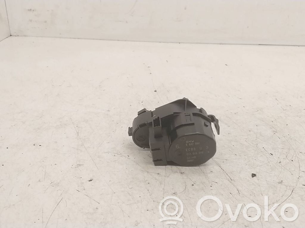 Gaisa vārsta motoriņš   6942990,D8687,ECB693