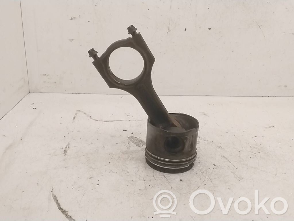 Piston with connecting rod   0840BB