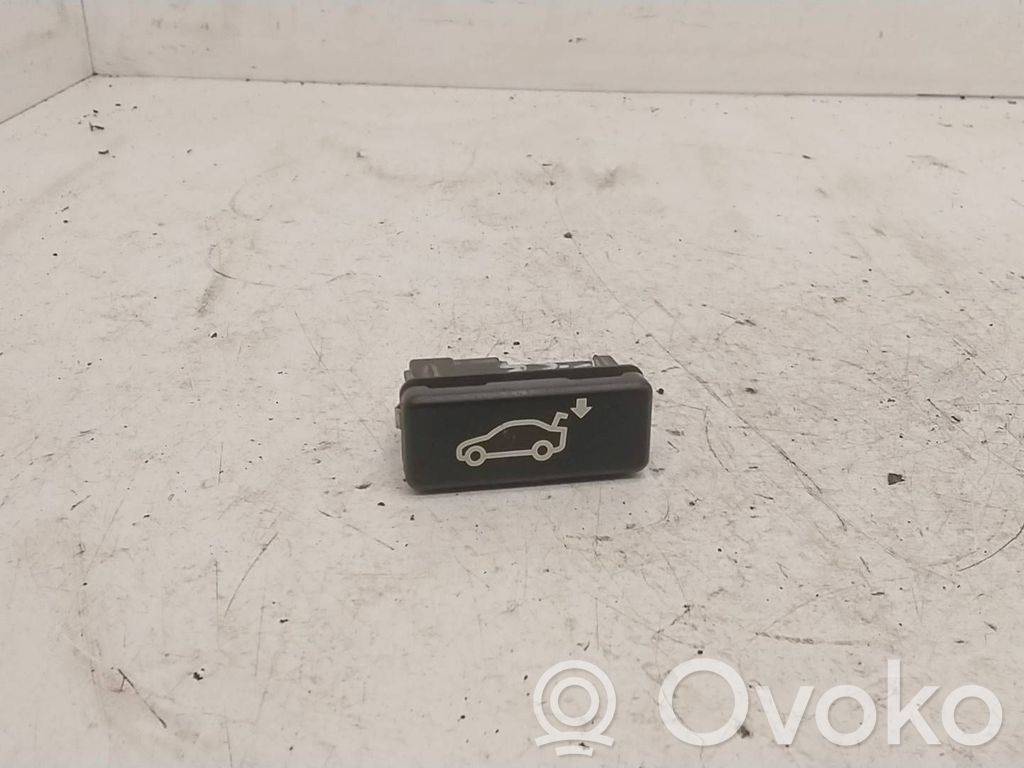 Tailgate/boot open switch button   8375580,5035,9801