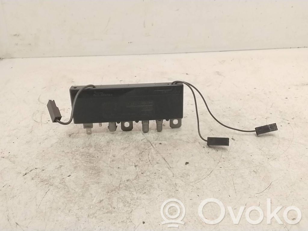 BMW 3 E36 Antenos stiprintuvas 