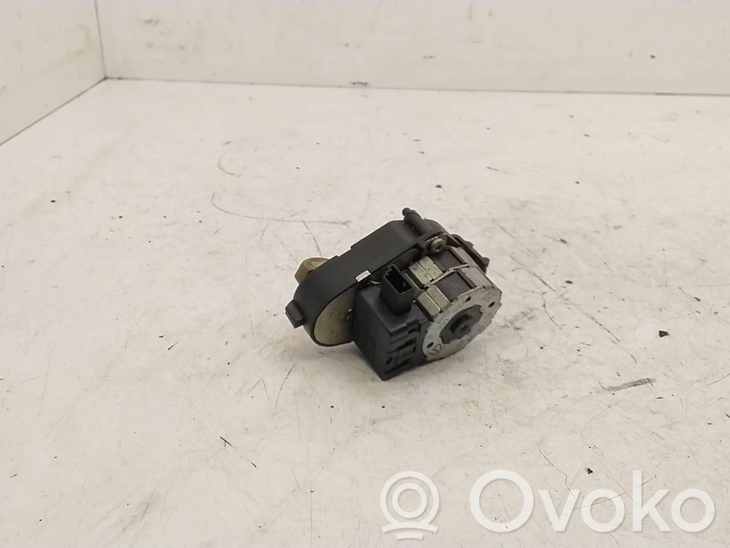 BMW 3 E46 Oro sklendės varikliukas 