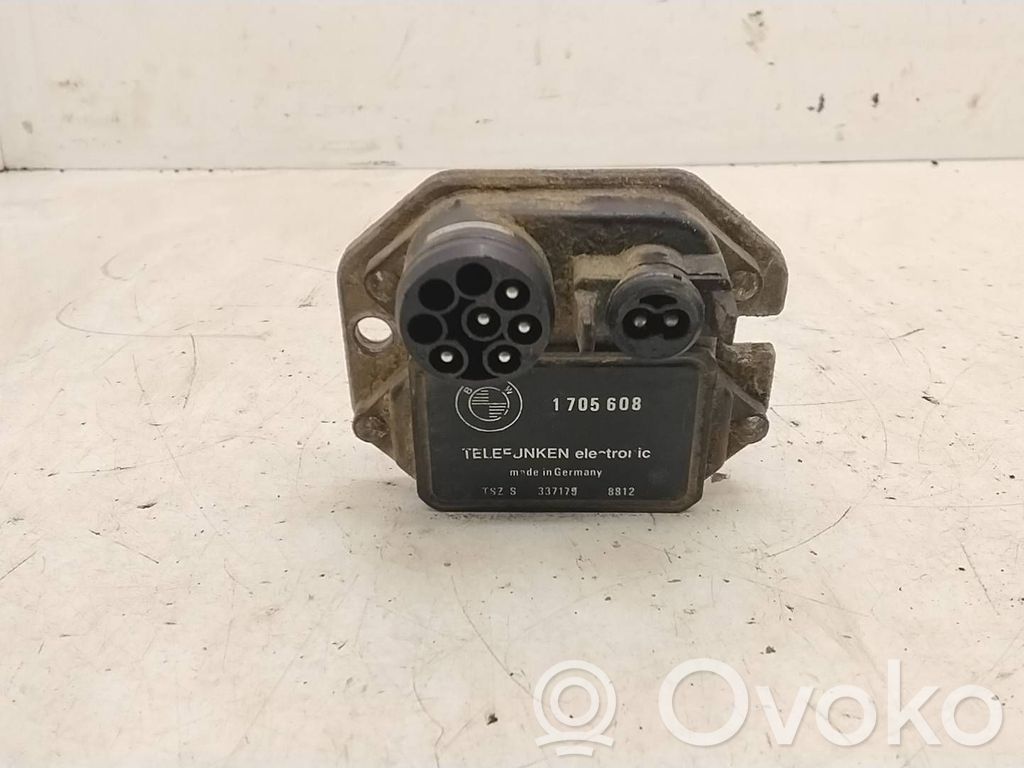 BMW 3 E30 Ignition amplifier control unit 